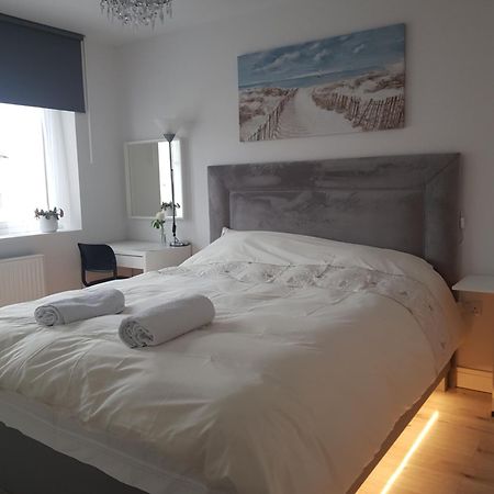 Barnoaks House - Private Room Ensuite Bathroom Homestay Дъблин Екстериор снимка