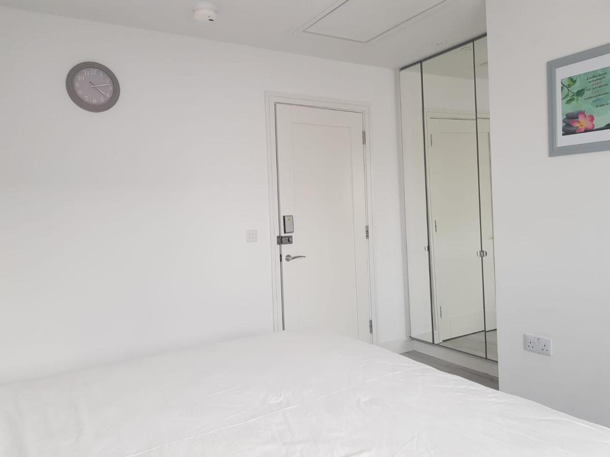 Barnoaks House - Private Room Ensuite Bathroom Homestay Дъблин Екстериор снимка
