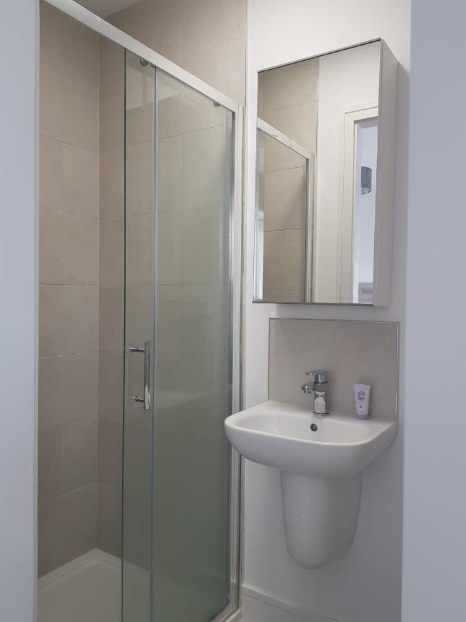 Barnoaks House - Private Room Ensuite Bathroom Homestay Дъблин Екстериор снимка