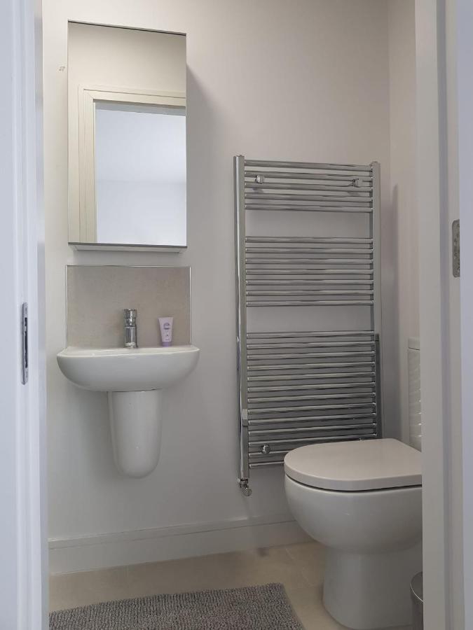 Barnoaks House - Private Room Ensuite Bathroom Homestay Дъблин Екстериор снимка
