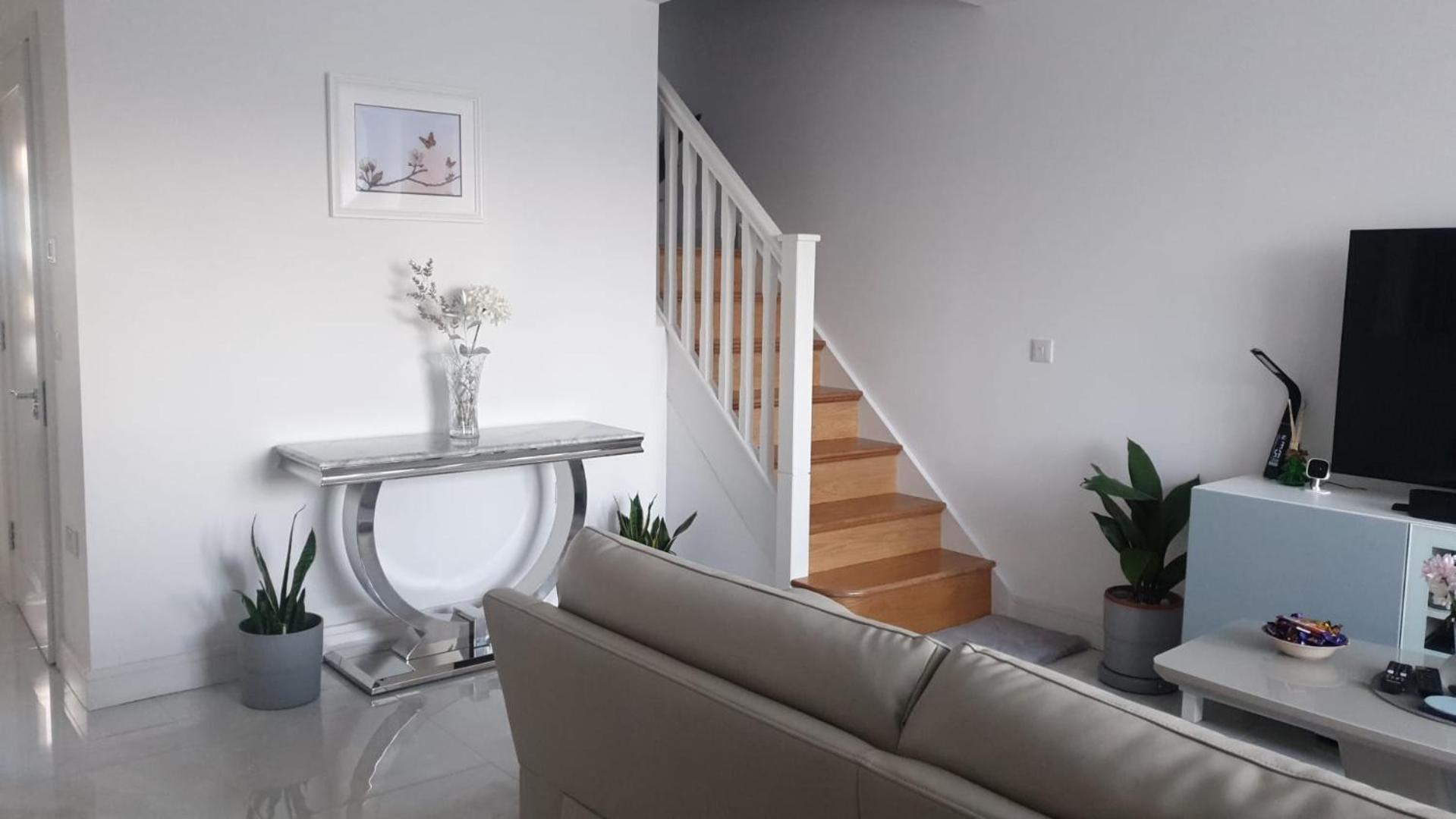 Barnoaks House - Private Room Ensuite Bathroom Homestay Дъблин Екстериор снимка