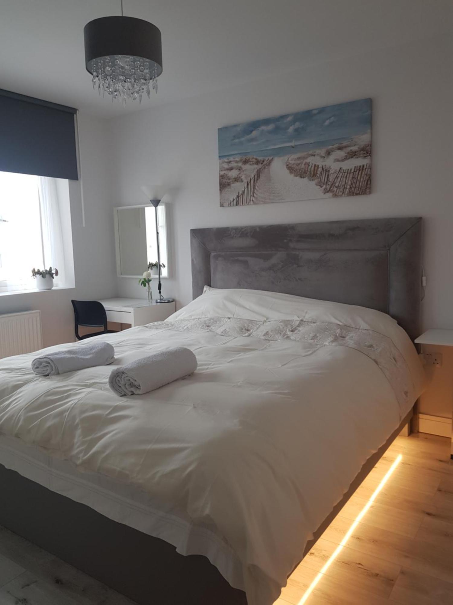 Barnoaks House - Private Room Ensuite Bathroom Homestay Дъблин Екстериор снимка