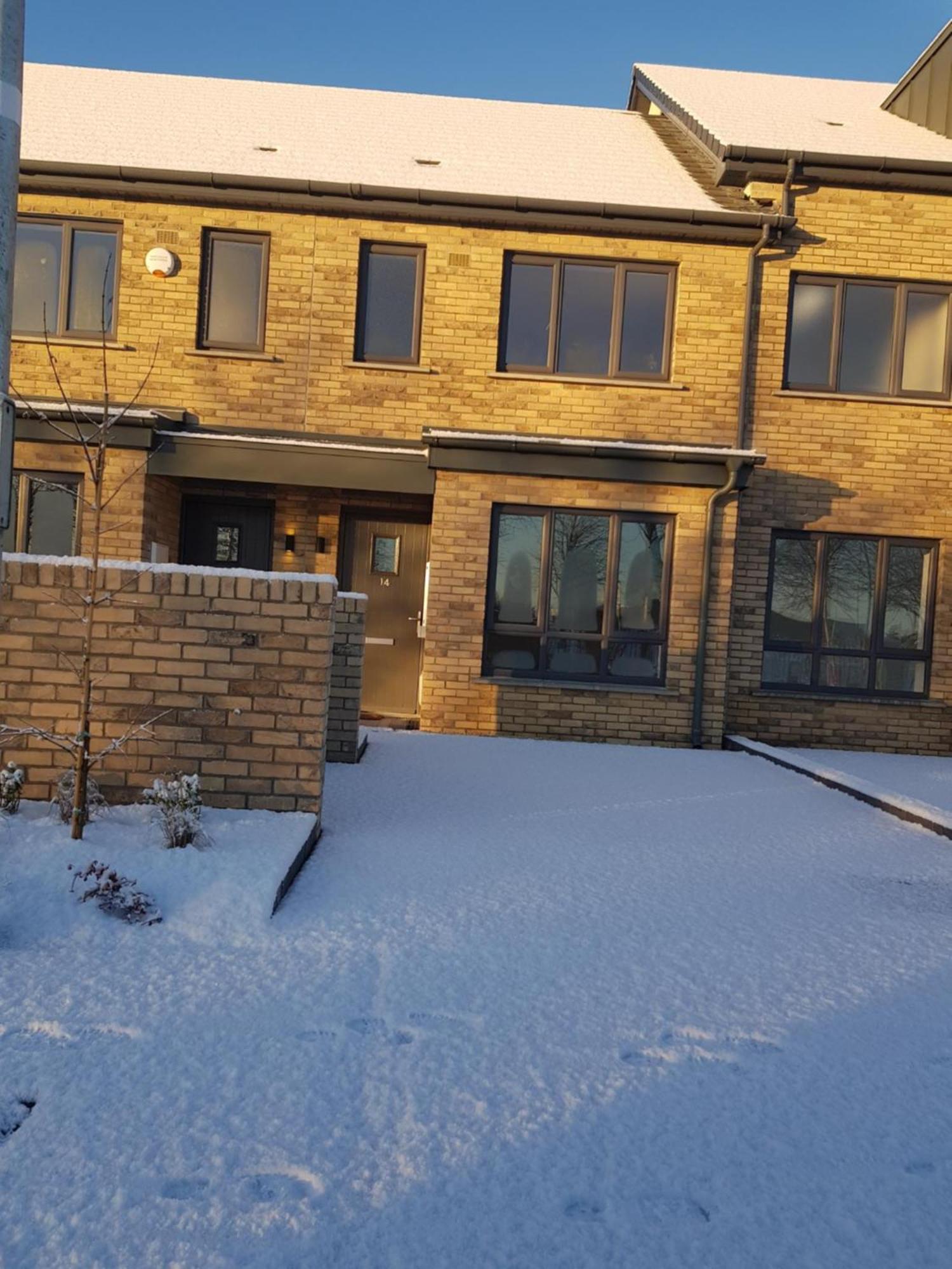 Barnoaks House - Private Room Ensuite Bathroom Homestay Дъблин Екстериор снимка